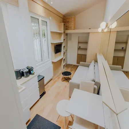 Beautiful - 2p - Invalides Bon Marche Paříž